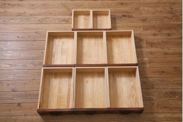 中古　伝統民芸　岩谷堂箪笥　菊幸　凛とした佇まいが魅力の茶棚(中)(茶箪笥、食器棚、収納棚)(定価約65万円)(R-042152)