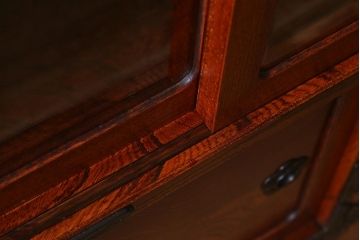 中古　伝統民芸　岩谷堂箪笥　菊幸　凛とした佇まいが魅力の茶棚(中)(茶箪笥、食器棚、収納棚)(定価約65万円)(R-042152)