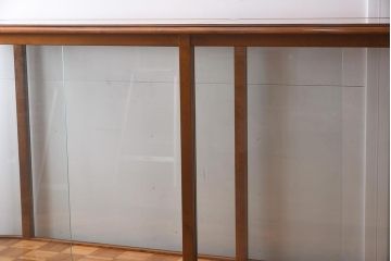 中古　特大　最高級品　パーケットが魅力的なオーバルガラスケース(Rガラス、陳列棚、ショーケース、飾り棚)(R-042156)