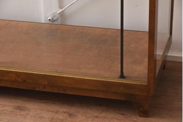 中古　特大サイズ　ワイド　柔らかな木の風合いが魅力のガラスケース(陳列棚、ショーケース、飾り棚)(R-042159)