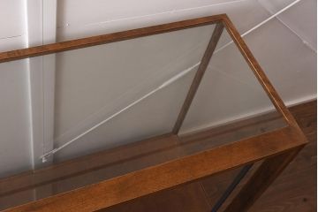 中古　特大サイズ　ワイド　柔らかな木の風合いが魅力のガラスケース(陳列棚、ショーケース、飾り棚)(R-042159)