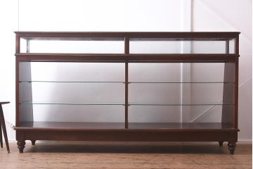 中古　脚付き　シックな雰囲気漂う木製ガラスケース(ショーケース、陳列棚、飾り棚)(R-042161)
