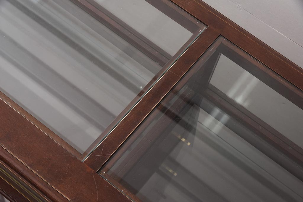 中古　脚付き　シックな雰囲気漂う木製ガラスケース(ショーケース、陳列棚、飾り棚)(R-042162)