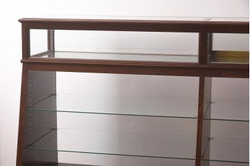 中古　脚付き　シックな雰囲気漂う木製ガラスケース(ショーケース、陳列棚、飾り棚)(R-042162)