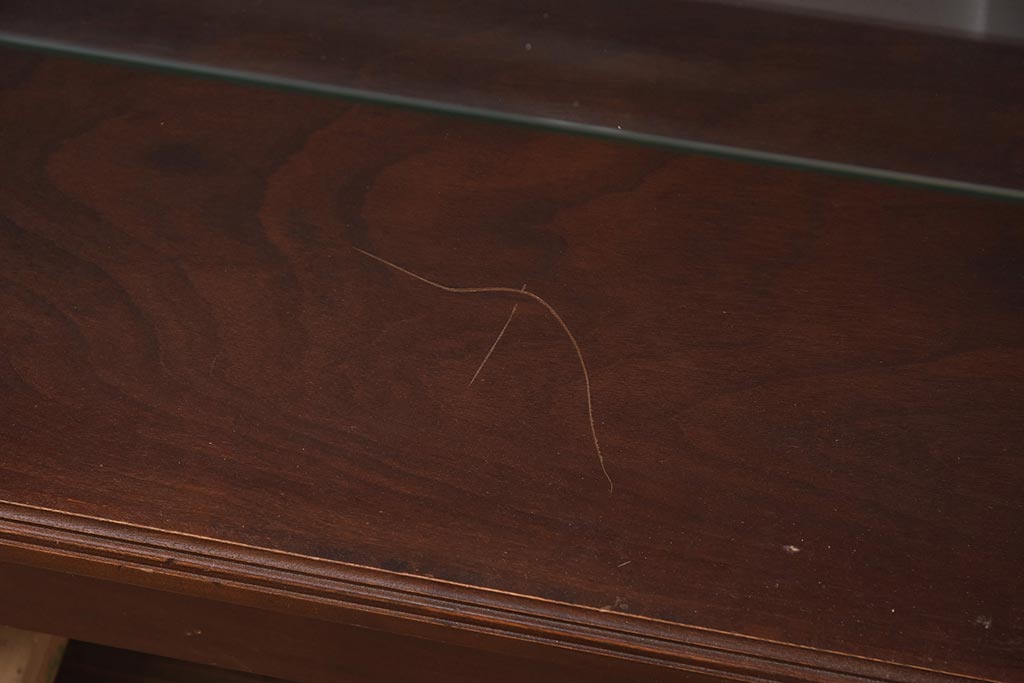 中古　脚付き　シックな雰囲気漂う木製ガラスケース(ショーケース、陳列棚、飾り棚)(R-042162)