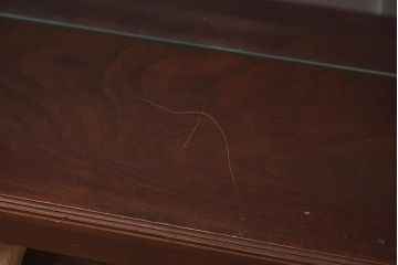 中古　脚付き　シックな雰囲気漂う木製ガラスケース(ショーケース、陳列棚、飾り棚)(R-042162)