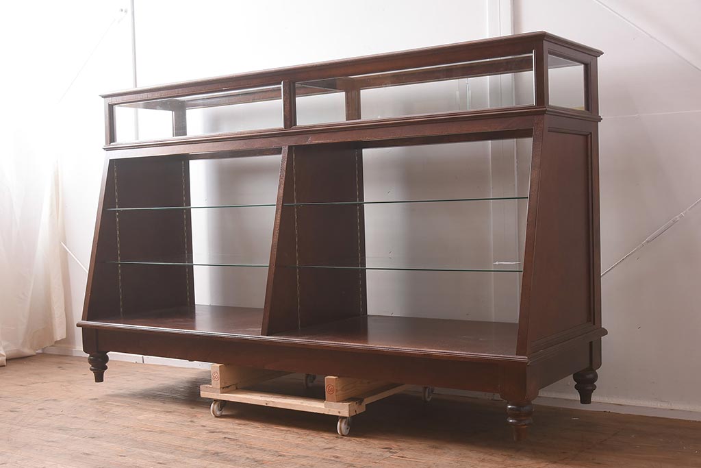 中古　脚付き　シックな雰囲気漂う木製ガラスケース(ショーケース、陳列棚、飾り棚)(R-042162)