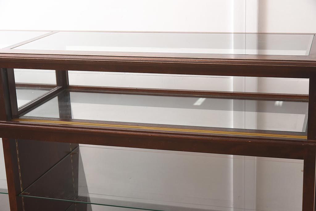 中古　脚付き　シックな雰囲気漂う木製ガラスケース(ショーケース、陳列棚、飾り棚)(R-042162)