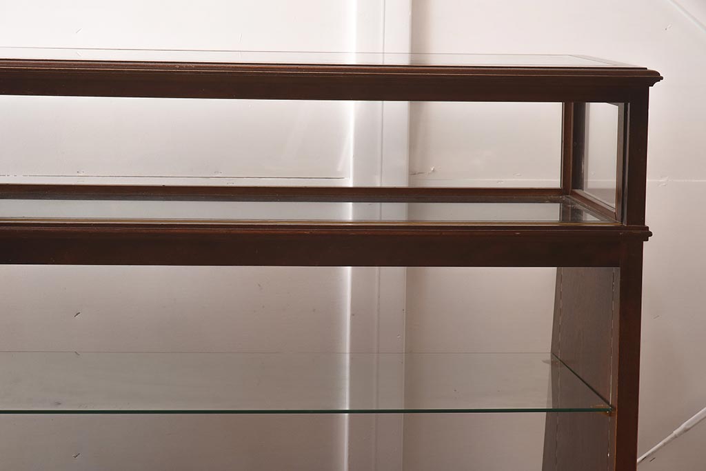 中古　脚付き　シックな雰囲気漂う木製ガラスケース(ショーケース、陳列棚、飾り棚)(R-042162)