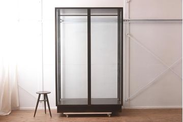 【簡易リペア限定品】中古　吊りタイプ　シンプルでクラシカルなガラスケース(ショーケース、陳列棚、飾り棚、店舗什器)(R-042163)
