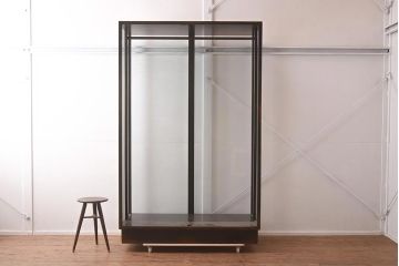 中古　吊りタイプ　シンプルでクラシカルなガラスケース(ショーケース、陳列棚、飾り棚、店舗什器)(R-042163)