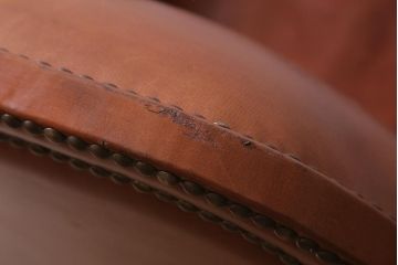 ヴィンテージ家具　イギリスビンテージ　美品　高級感漂う本革の一人掛けソファ(1Pソファ、ラウンジチェア)(R-042166)