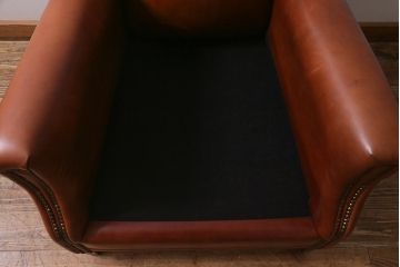ヴィンテージ家具　イギリスビンテージ　美品　高級感漂う本革の一人掛けソファ(1Pソファ、ラウンジチェア)(R-042166)