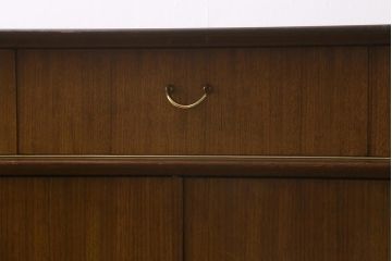 ヴィンテージ家具　北欧ビンテージ　G-PLAN　BBシリーズ　引き手がおしゃれな雰囲気を高めるサイドボード(リビングボード、収納棚)(R-042168)