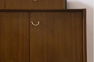 ヴィンテージ家具　北欧ビンテージ　G-PLAN　BBシリーズ　引き手がおしゃれな雰囲気を高めるサイドボード(リビングボード、収納棚)(R-042168)