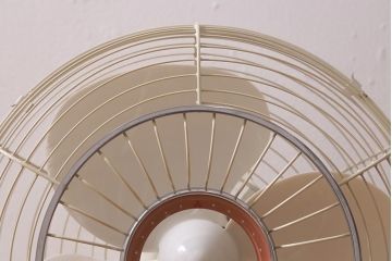 レトロ雑貨　三菱電機　MITSUBISHI　箱付き　白樺色　ノスタルジックな扇風機(ファン)(R-042177)