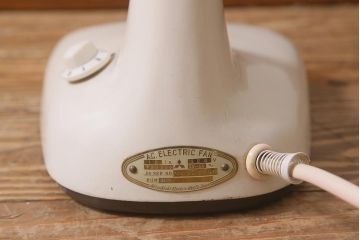 レトロ雑貨　三菱電機　MITSUBISHI　箱付き　白樺色　ノスタルジックな扇風機(ファン)(R-042177)