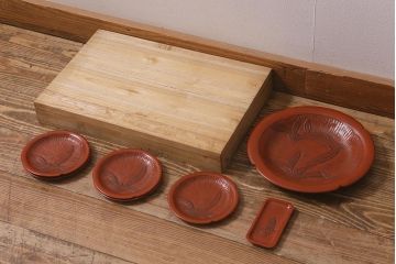 アンティーク雑貨　昭和初期　鎌倉彫　菓子皿　銘名皿7枚(漆器)(R-042180)