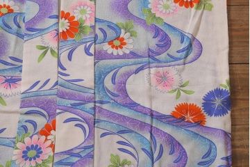 アンティーク着物　大正昭和初期　川に花模様　縮緬襦袢(ちりめん、古布正絹)(R-042195)