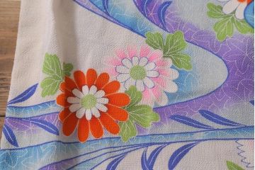 アンティーク着物　大正昭和初期　川に花模様　縮緬襦袢(ちりめん、古布正絹)(R-042195)