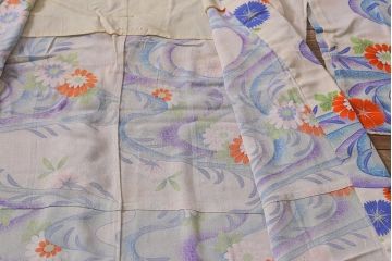 アンティーク着物　大正昭和初期　川に花模様　縮緬襦袢(ちりめん、古布正絹)(R-042195)