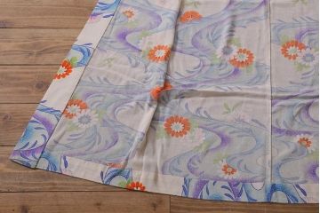 アンティーク着物　大正昭和初期　川に花模様　縮緬襦袢(ちりめん、古布正絹)(R-042195)