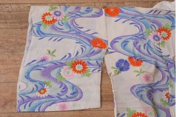 アンティーク着物　大正昭和初期　川に花模様　縮緬襦袢(ちりめん、古布正絹)(R-042195)