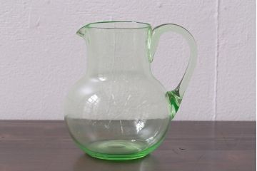 レトロ雑貨　昭和初期　ウランガラス　ピッチャー(水差し、水注、和ガラス)(R-042198)
