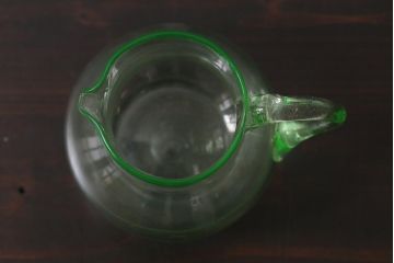 レトロ雑貨　昭和初期　ウランガラス　ピッチャー(水差し、水注、和ガラス)(R-042198)
