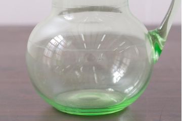 レトロ雑貨　昭和初期　ウランガラス　ピッチャー(水差し、水注、和ガラス)(R-042198)