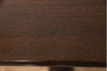 イギリスビンテージ　ニレ材　しなやかな質感のバルボスレッグのダイニングテーブル(カフェテーブル)(R-042206)
