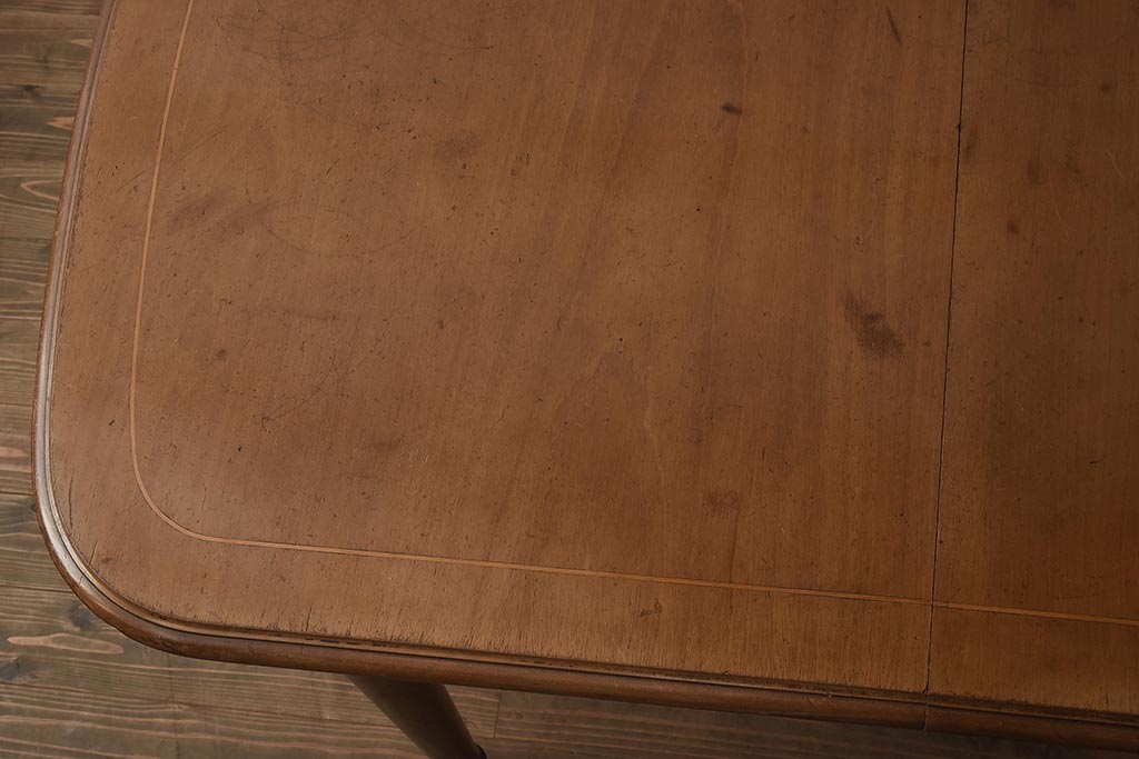 アンティーク家具　フランスアンティーク　ウォールナット材　花のモチーフが魅力的なダイニングテーブル(R-042212)