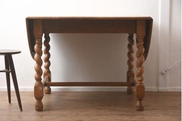 アンティーク家具　イギリスアンティーク　オーク材　杢目とツイストレッグが美しいバタフライテーブル(エクステンションテーブル、ダイニングテーブル)(R-042213)