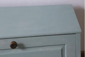 中古　北海道民芸家具　グレイッシュなカラーがおしゃれなペイントライティングビューロー(机、引き出し)(R-042219)