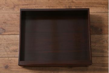中古　民芸家具　唐木材　梅の彫刻が可憐な雰囲気の飾り棚(戸棚、違い棚、茶棚、収納棚)(R-042223)