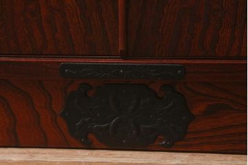 中古　伝統民芸　岩谷堂箪笥　重厚な和の雰囲気漂う飾り棚付きサイドボード(収納箪笥)(R-042225)