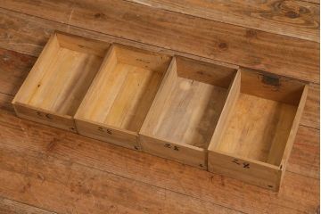 和製アンティーク　昭和初期　華やかな花の絵が印象的な小引き出し(小物収納)(R-042229)