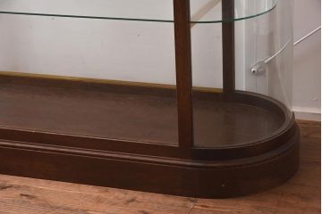 ヴィンテージ家具　特注品!　オーク材使用のオーバルガラスケース(Rガラス、陳列棚、ショーケース、飾り棚、ビンテージ、曲げガラス)(R-042235)