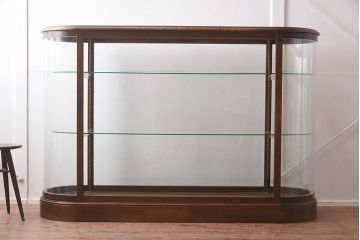 ヴィンテージ家具　特注品!　オーク材使用のオーバルガラスケース(Rガラス、陳列棚、ショーケース、飾り棚、ビンテージ、曲げガラス)(R-042235)