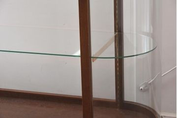 ヴィンテージ家具　特注品!　オーク材使用のオーバルガラスケース(Rガラス、陳列棚、ショーケース、飾り棚、ビンテージ、曲げガラス)(R-042235)