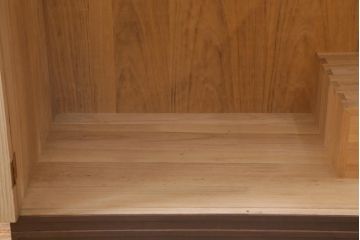 中古　伝統工芸品　唐草金具　繊細な意匠金具が目を引く加茂総桐箪笥のワードローブ(総桐たんす、洋服タンス、衣装タンス)(定価約120万円)(R-042250)