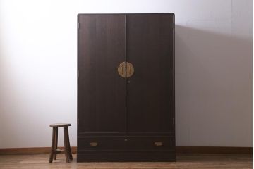 中古　伝統工芸品　唐草金具　繊細な意匠金具が目を引く加茂総桐箪笥のワードローブ(総桐たんす、洋服タンス、衣装タンス)(定価約120万円)(R-042250)