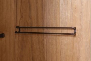 中古　伝統工芸品　唐草金具　繊細な意匠金具が目を引く加茂総桐箪笥のワードローブ(総桐たんす、洋服タンス、衣装タンス)(定価約120万円)(R-042250)