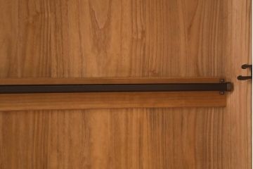 中古　伝統工芸品　唐草金具　繊細な意匠金具が目を引く加茂総桐箪笥のワードローブ(総桐たんす、洋服タンス、衣装タンス)(定価約120万円)(R-042250)