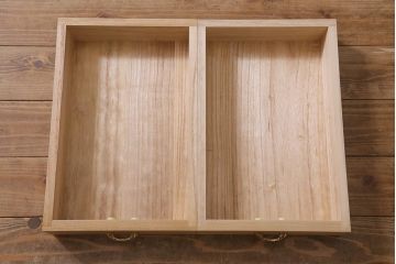 中古　伝統工芸品　唐草金具　繊細な意匠金具が目を引く加茂総桐箪笥のワードローブ(総桐たんす、洋服タンス、衣装タンス)(定価約120万円)(R-042250)
