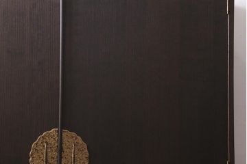 中古　伝統工芸品　唐草金具　繊細な意匠金具が目を引く加茂総桐箪笥のワードローブ(総桐たんす、洋服タンス、衣装タンス)(定価約120万円)(R-042250)