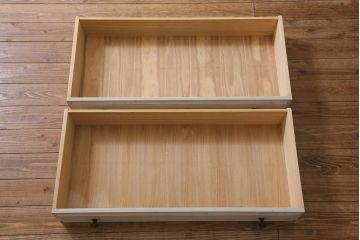 中古　えぞ民芸　えぞインテリア　アンティークペイントを施したワードローブ(チェスト、洋服タンス、キャビネット)(R-042251)