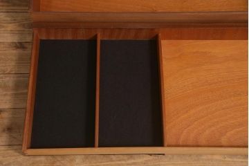 ヴィンテージ家具　イギリス　チーク材　Nathan(ネイサン)　扉が作業台になるキャビネット(収納棚、カップボード、ビンテージ)(R-042252)