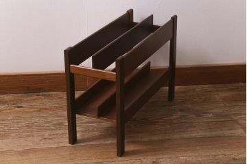 北欧ビンテージ　チーク材　シンプルで合わせやすいマガジンラック(本立て)(R-042254)