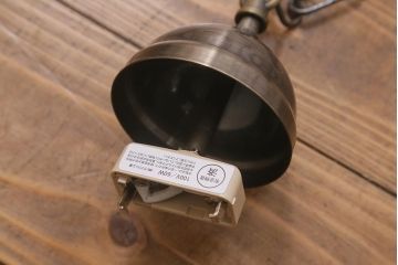 中古　アンティーク調　真鍮製　シェードの角度が変えられる3灯シャンデリア(天井照明、吊り下げ照明)(R-042256)